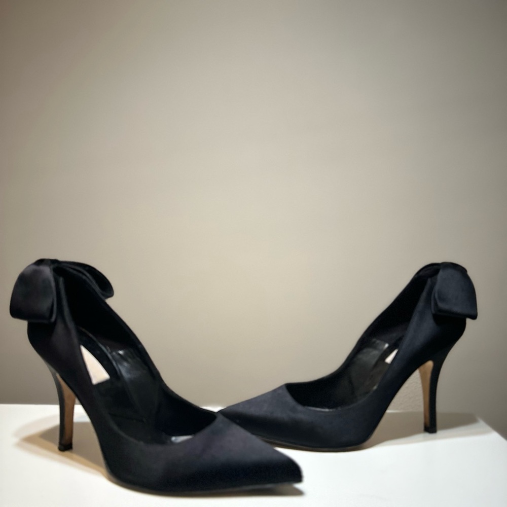 Michael Kors Black Satin Pointy Toe High Heel Pumps made in Italy size 7